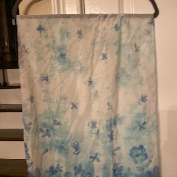 Laura Ashley, long gauzy scarf. 100% polyester, excellent condition. - Picture 5 of 9